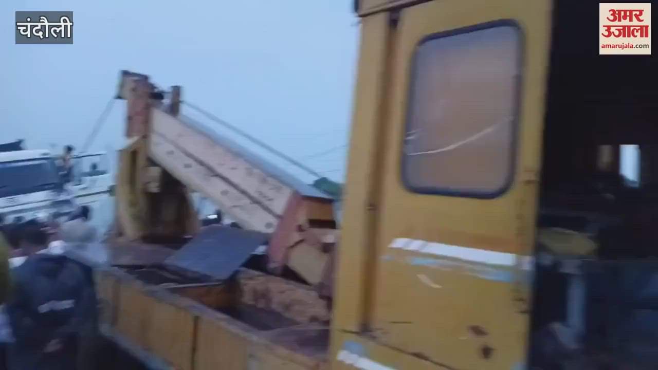 Truck drowned in Ganga pulled out after 36 hours