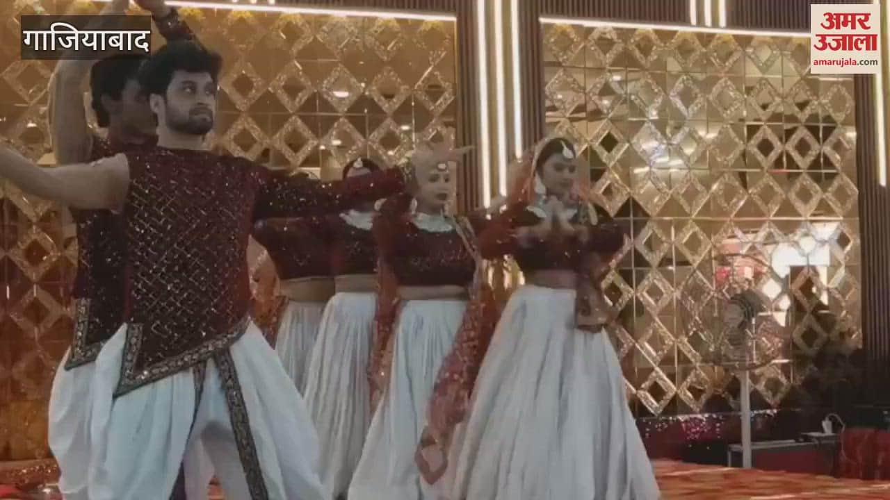 Artists presenting Ganpati Vandana after Bhoomi Pujan of Sullamal Ramlila Committee