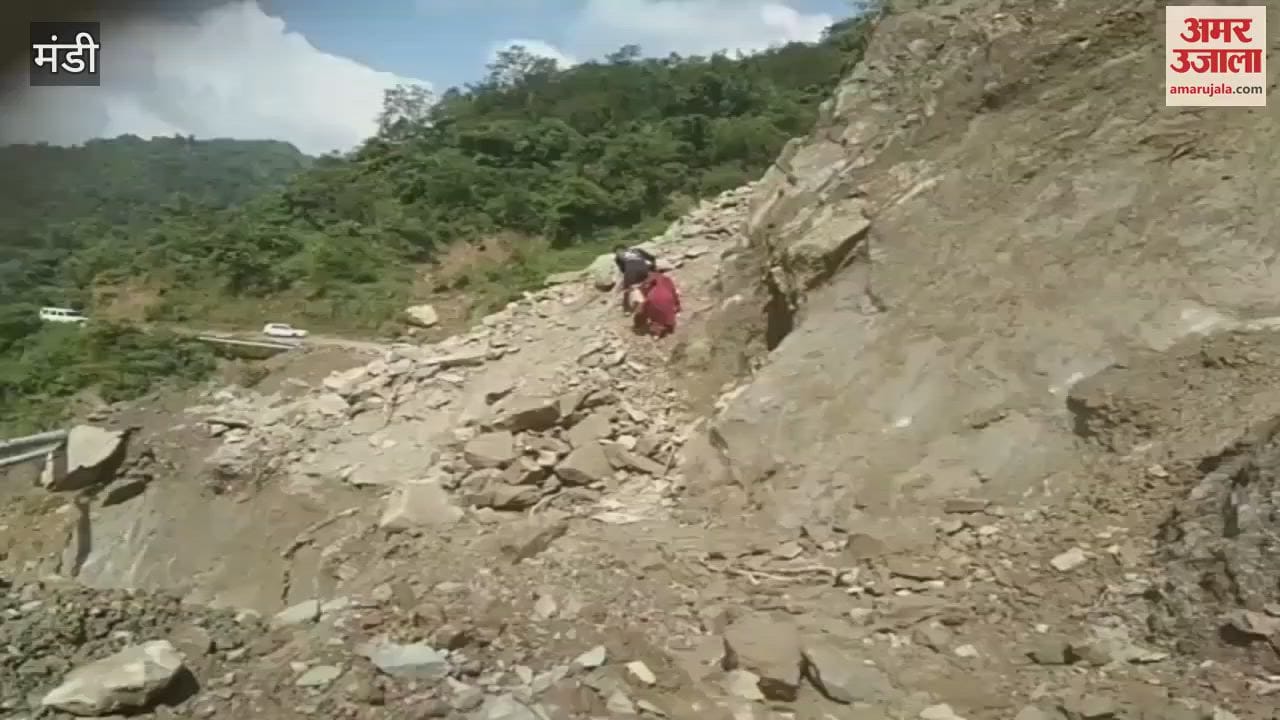 Mandi People crossing the road on foot risking their lives near Dharampur