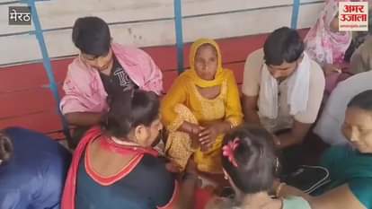 Meerut: Sisters tie Rakhi to jailed brothers