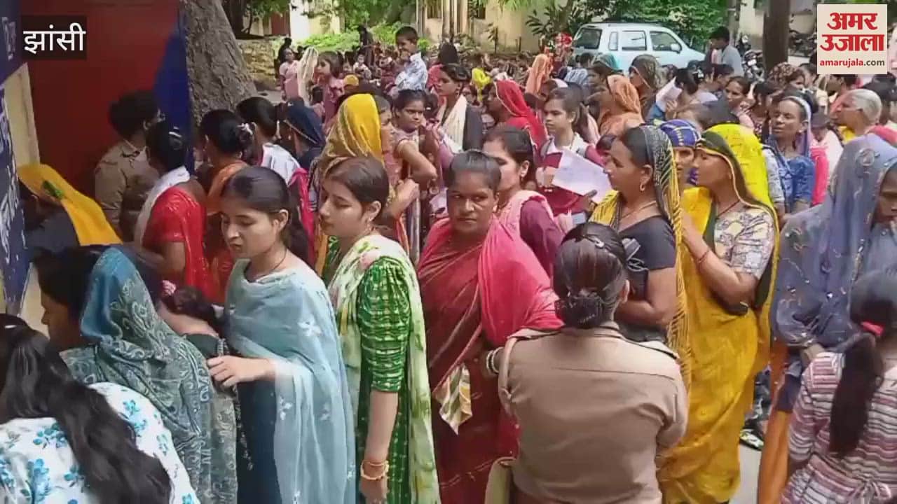 Jhansi: Sisters reached to tie Rakhi on the wrists of their brothers who were in jail, their eyes became moist