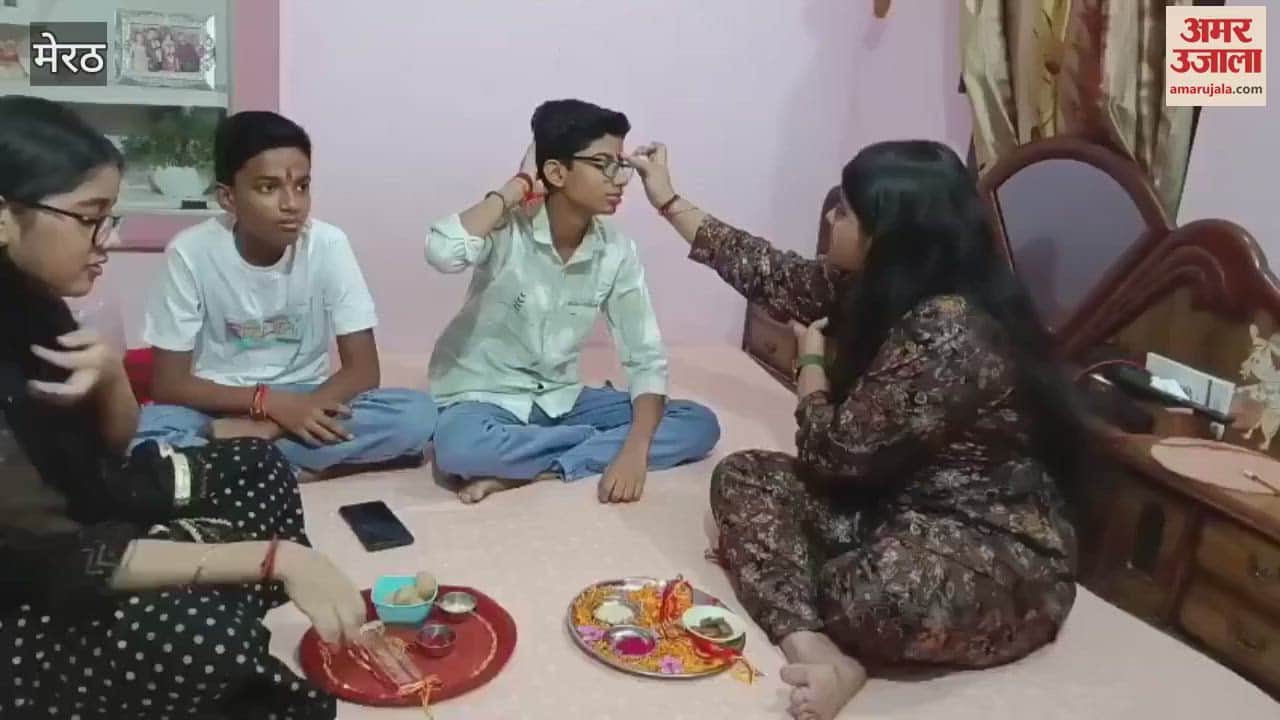 Meerut: Sisters tied Rakhi to brothers