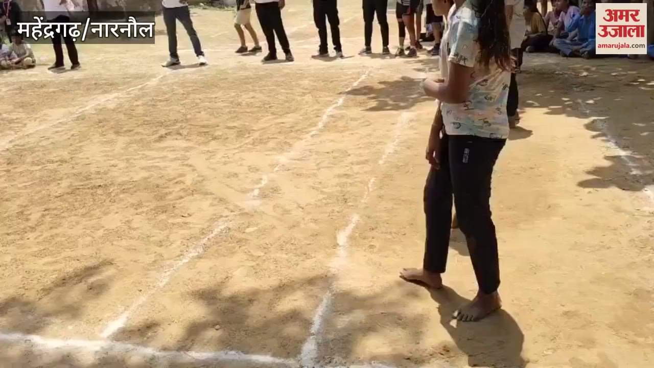 Sakshi was first in 100 meter race in under-11 in Narnaul, Nidhi was first in under-14