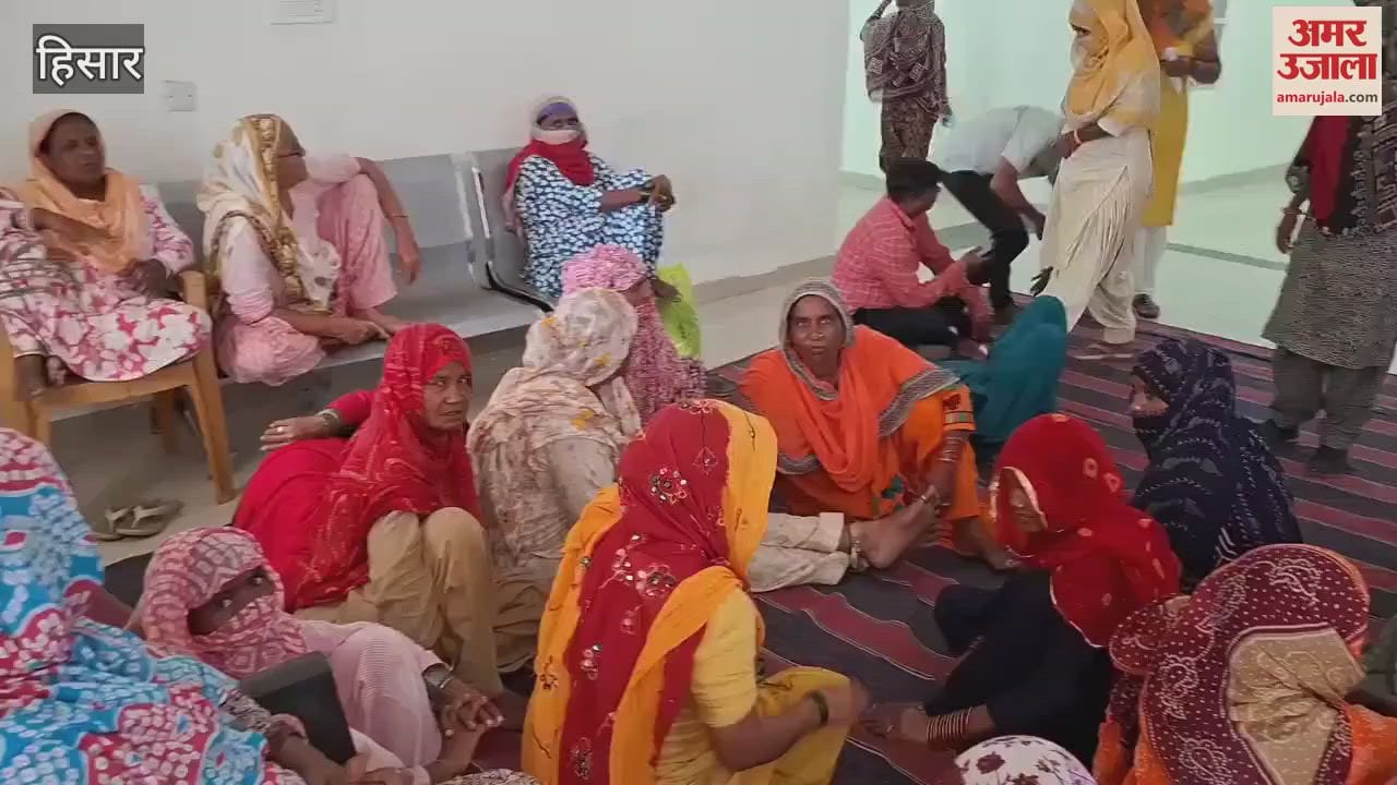 Employees in Hisar burst out in anger, how will we celebrate Rakshabandhan with empty pockets; Mayor sahab- give us sisters our salary instead of gifts