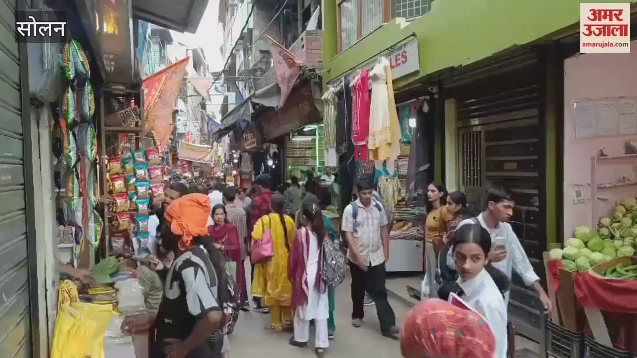 Solan Crowds of women gathered in the markets for Rakhi
