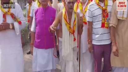 Sudama Yatra was taken out from Mayuri Chat Square for the first time in Kanpur