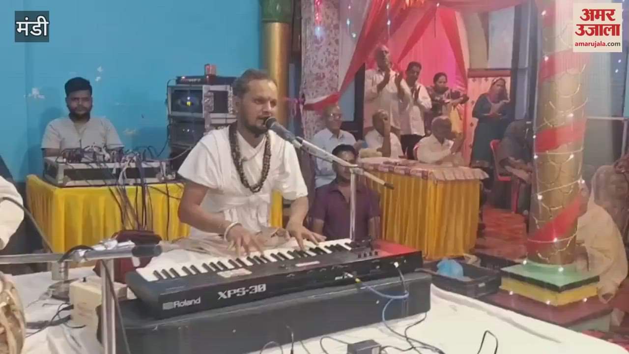 Mandi Devotees celebrated the birth anniversary of Shri Krishna in Joginder Nagar