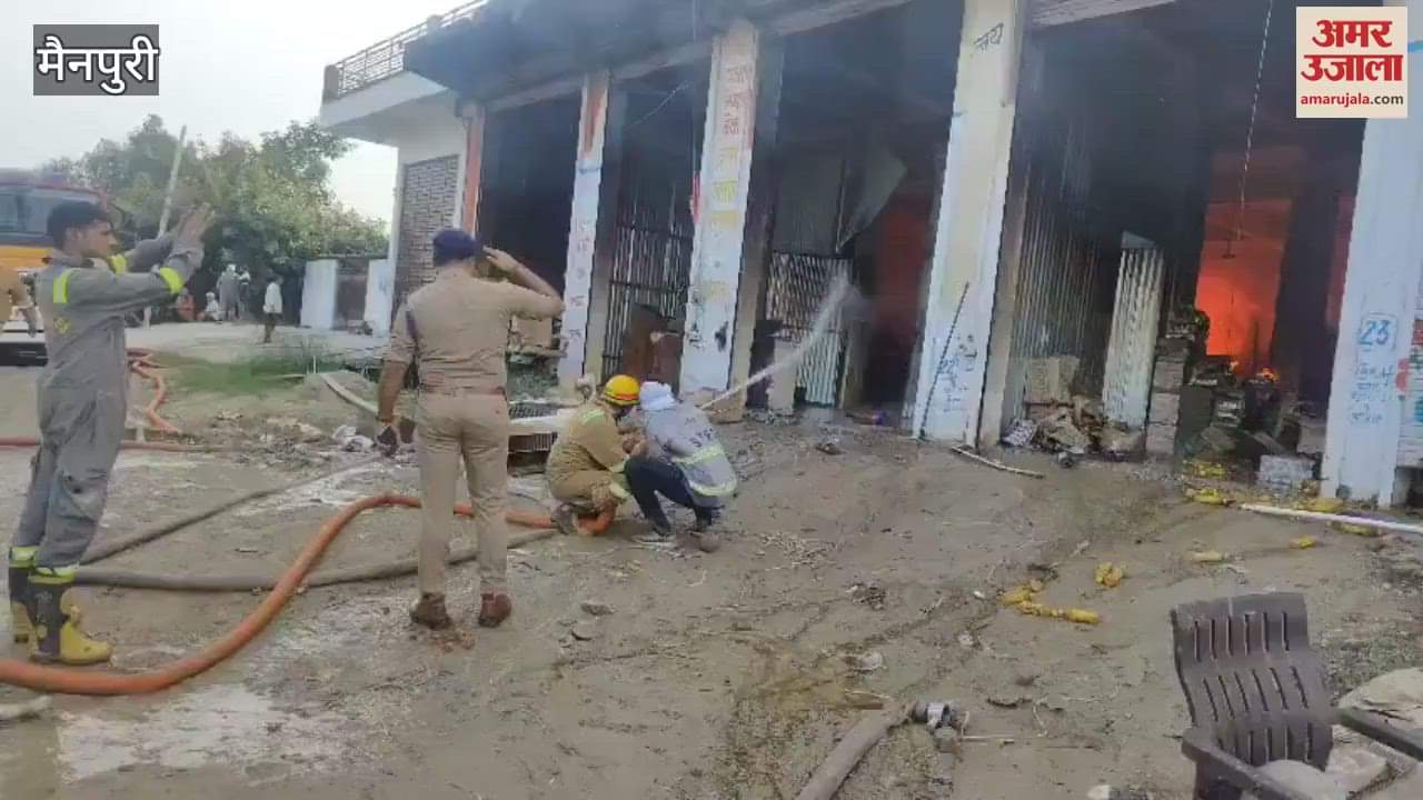 Fire breaks out in grocery store