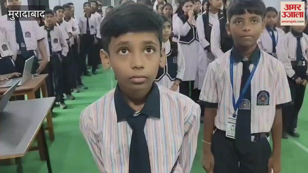 Students voted to choose their favorite teacher, the faces of students lit up in Moradabad