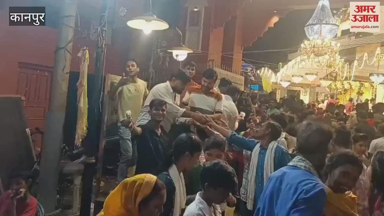 Fair held outside Siddhnath temple on Budhwa Mangal, Bhajan Kirtan organized