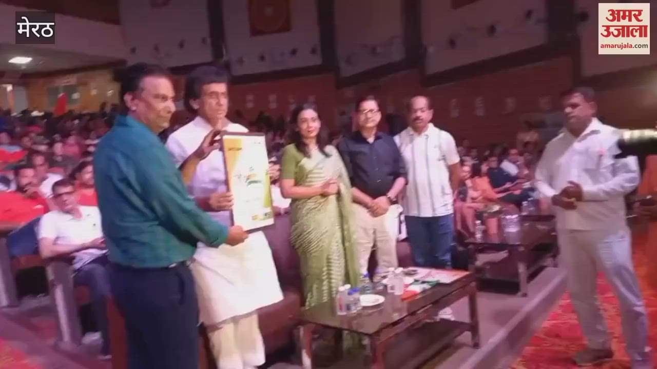 Maa Tujhe Pranam: Guests and judges were honored by giving mementos, Mayor praised the performance of children