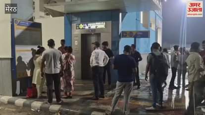 eight passengers trapped in lift of Meerut South Station