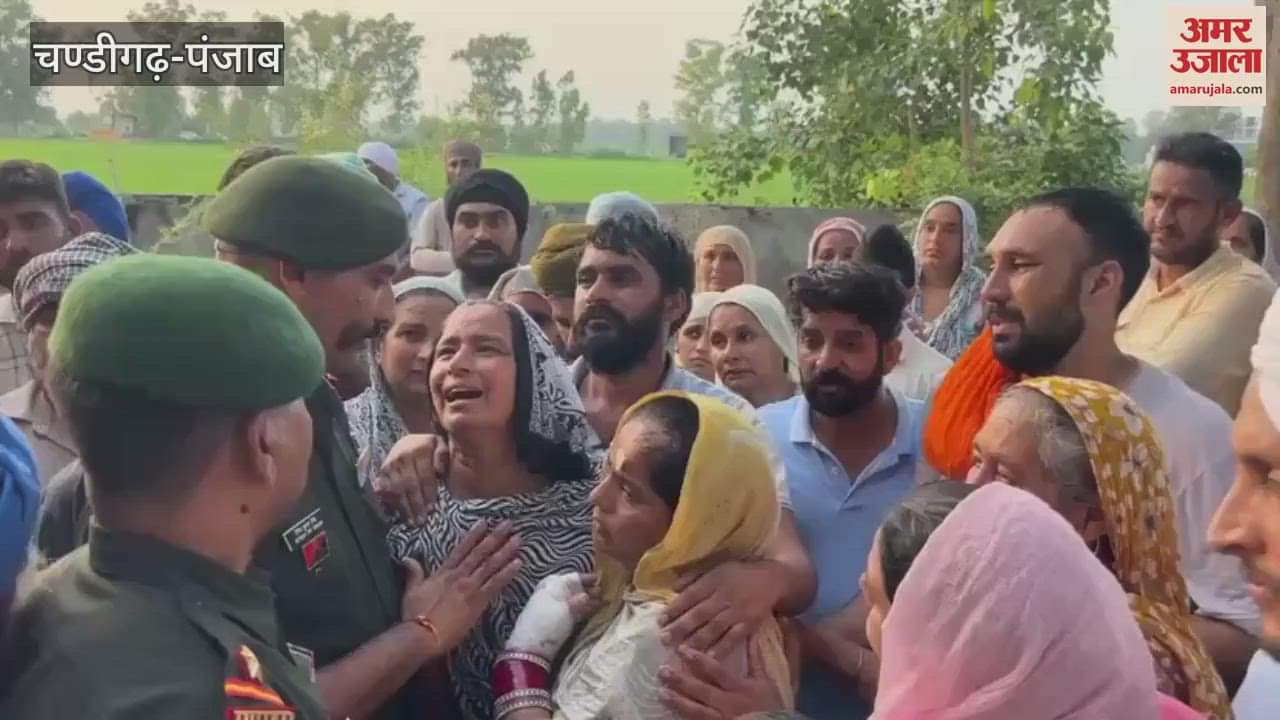 Soldier Amritpal dies in a road accident in Makhu, last rites performed with military honours