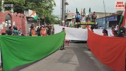Children's amazing performance on the road during Tiranga Yatra
