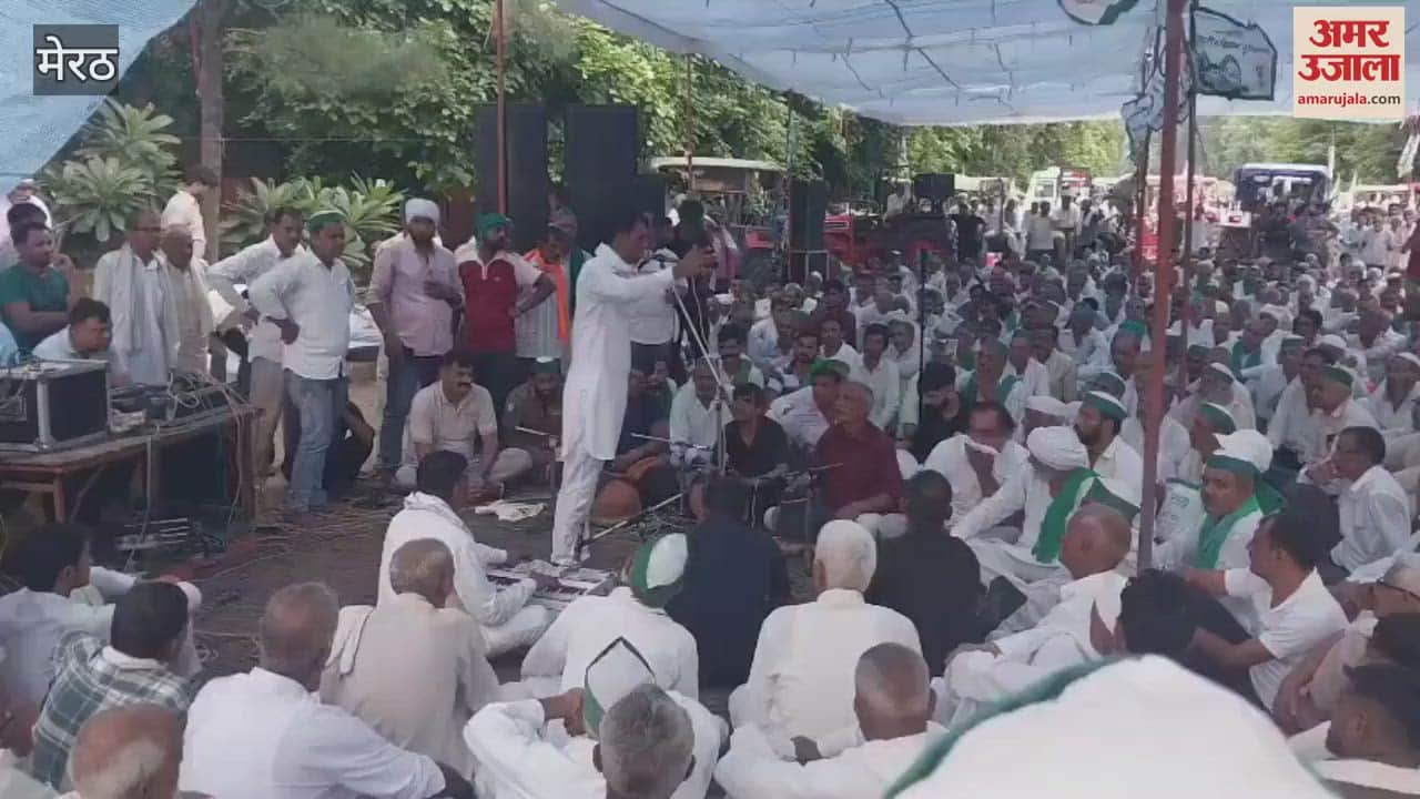 Farmers Stage Sit-in at Meerut Commissionerate, Sing Ragini and Organize Community Feast