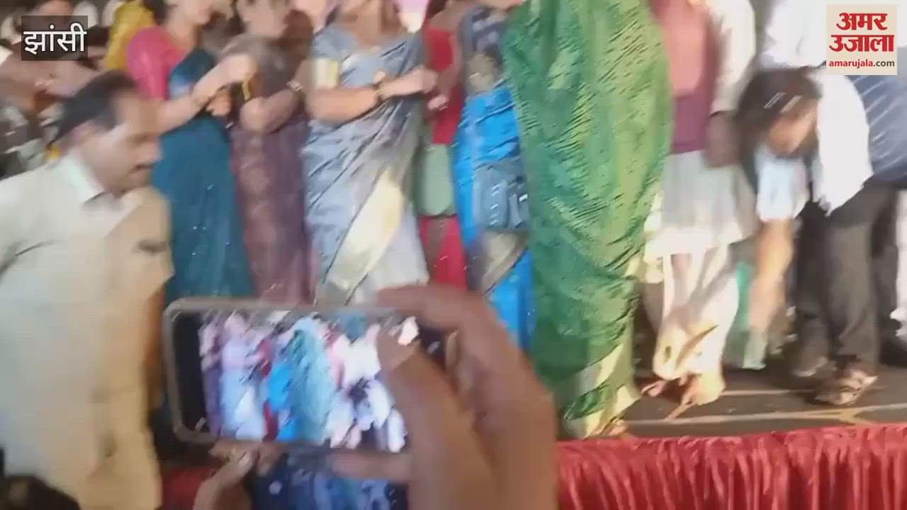 Jhansi: Former MLA Deepnarayan tied Rakhi to 1001 sisters
