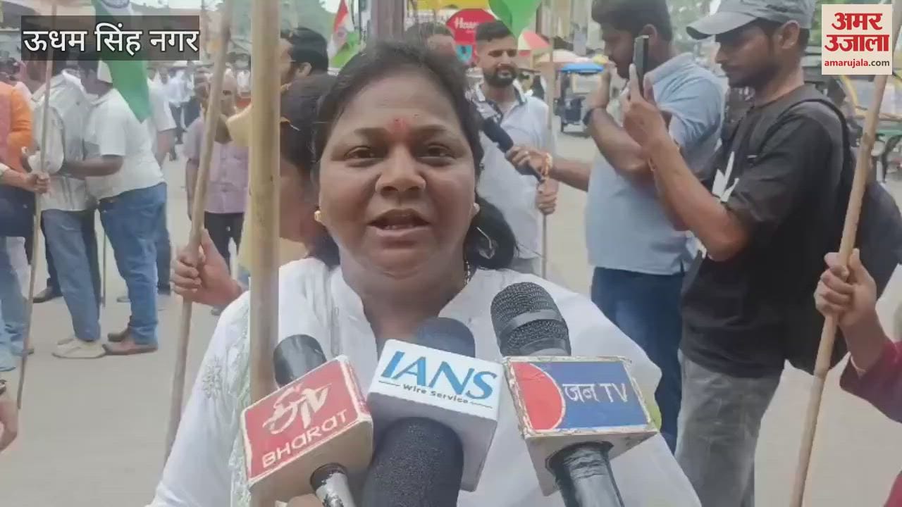 BJP workers took out a Tiranga Yatra in kashipur
