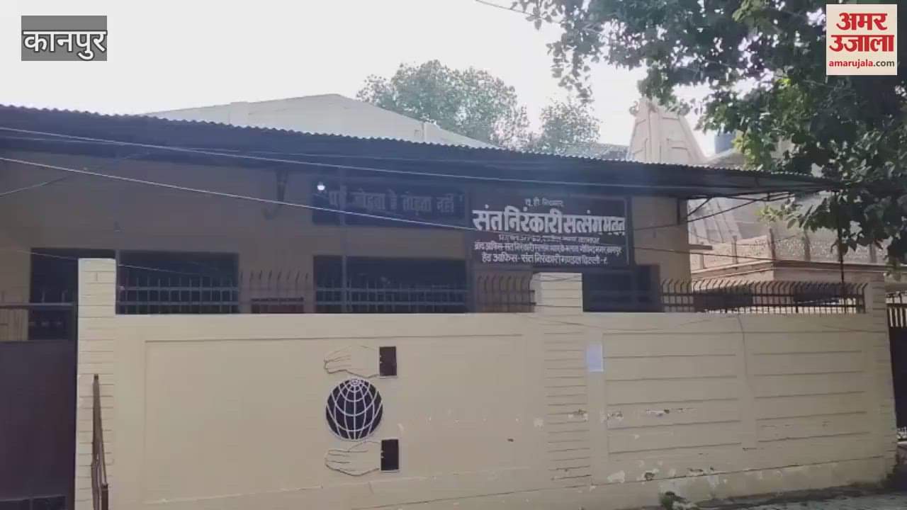 KDA pasted notices at illegal construction sites of Akhilesh Dubey and his associates