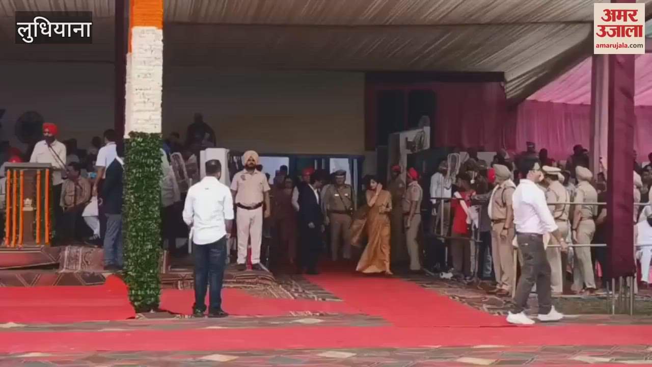 Cabinet Minister Aman Arora hoisted the flag in Ludhiana