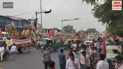 Ramlal Vridha Ashram rally...vehicles stopped on Delhi highway, people sang national anthem together