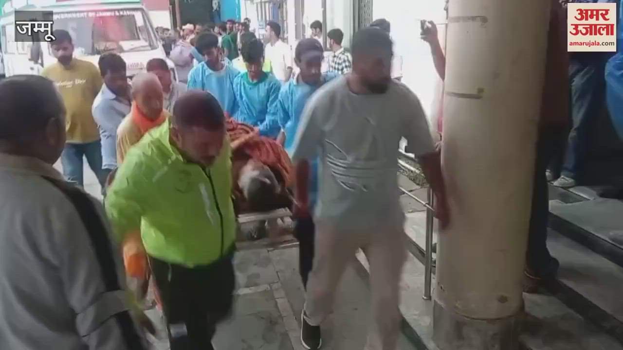 DIG Shridhar Pathak arrived to know the condition of the people, took stock of the situation in Kishtwar hospital