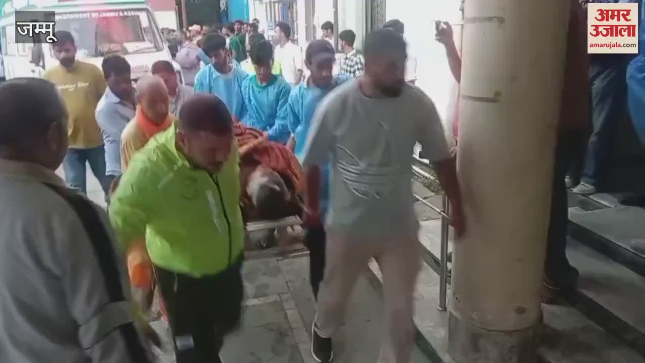 DIG Shridhar Pathak arrived to know the condition of the people, took stock of the situation in Kishtwar hospital