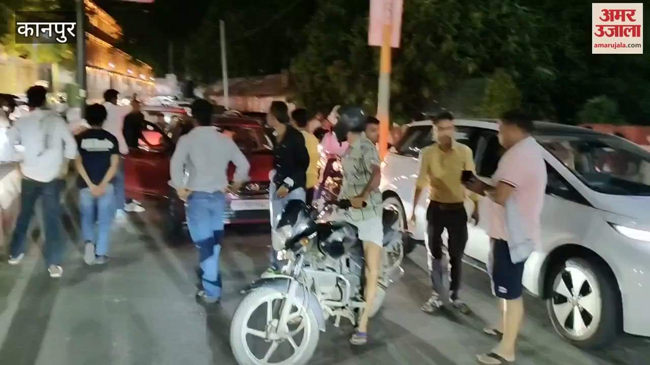 After bike collided with car, youths beat up driver, broke car glass with bricks