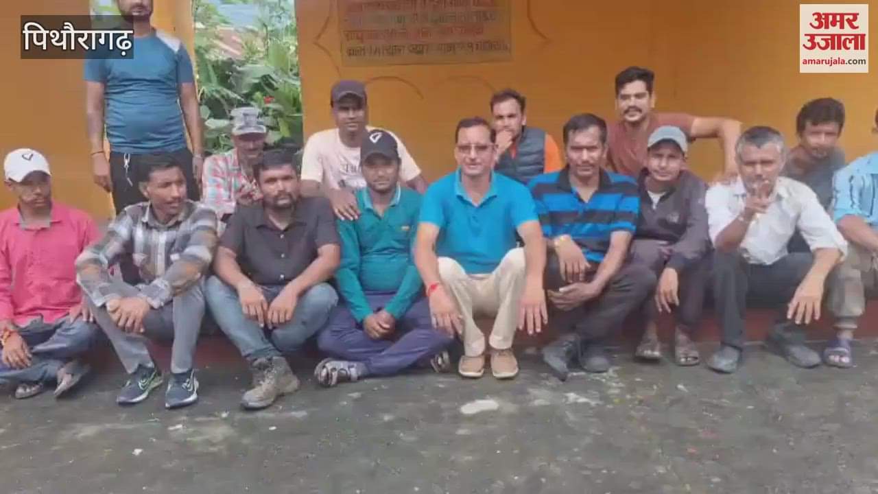 Gramin Ekta Manch raised the demand of providing employment to local people in Grief Camp in pithoragarh