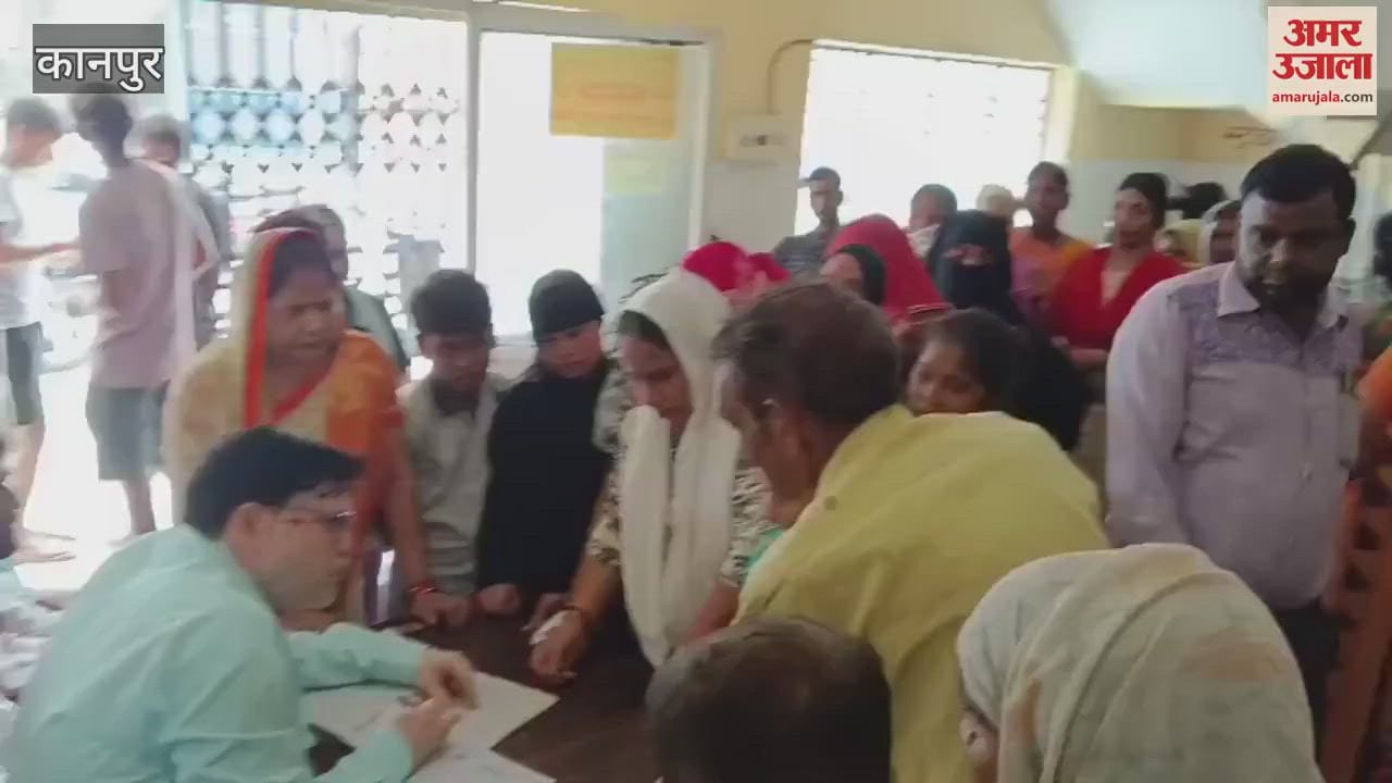Crowd of patients gathered in New PHC, viral patients galore