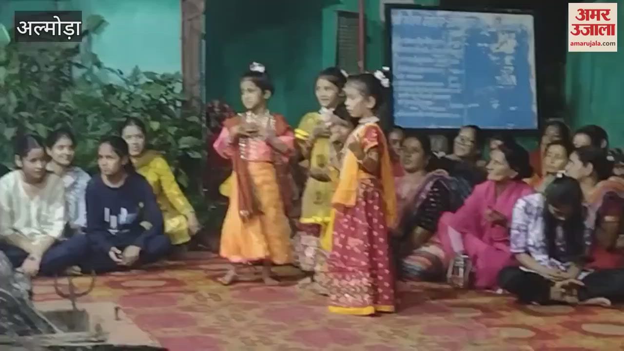 Organizing Janmashtami festival in memory of freedom fighter Kunwar Anand Singh in almora
