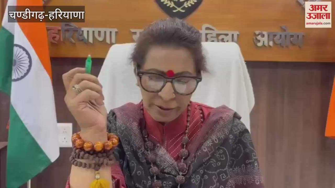 Women commission is investigating teacher Manisha murder case