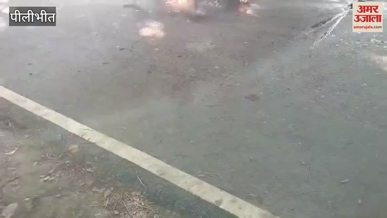 moving scooter suddenly caught fire, mother and son narrowly escaped