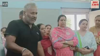 Mandi People of Pandoh Teen Pipal and Jaral who are facing water crisis burst out in anger