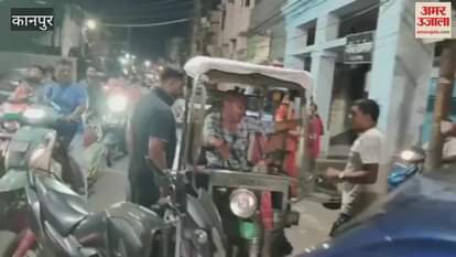 Drunk youth hit e-rickshaw driver with slippers three times in four seconds