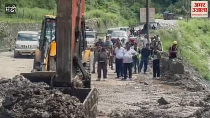 Kiratpur-Manali four lane restored after 35 hours long traffic jam vehicles moving intermittently