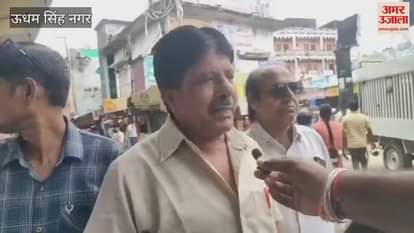 Under the leadership of mahanagar jila adhyaksh congressmen burnt the effigy of the state government in kashipur