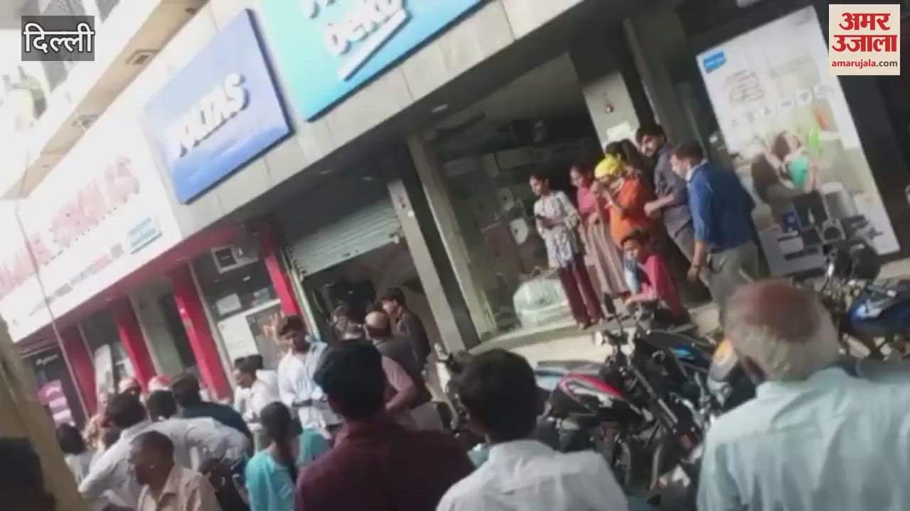 Fire broke out in Mahajan Electronics building in Raja Garden area of West Delhi three people including two girls died