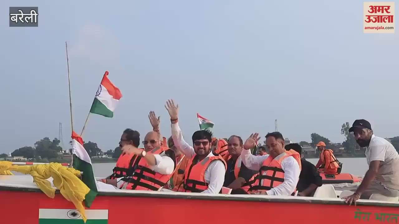 Boating started in Lilour jheel in Bareilly Ramnagar