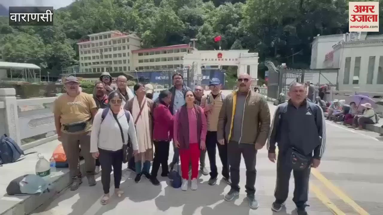 Independence Day celebrated by singing national anthem on China border