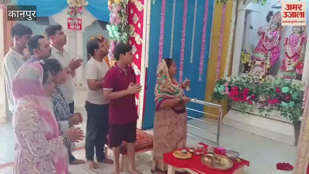 Kanhaiya born in temples and homes, women sang congratulatory songs