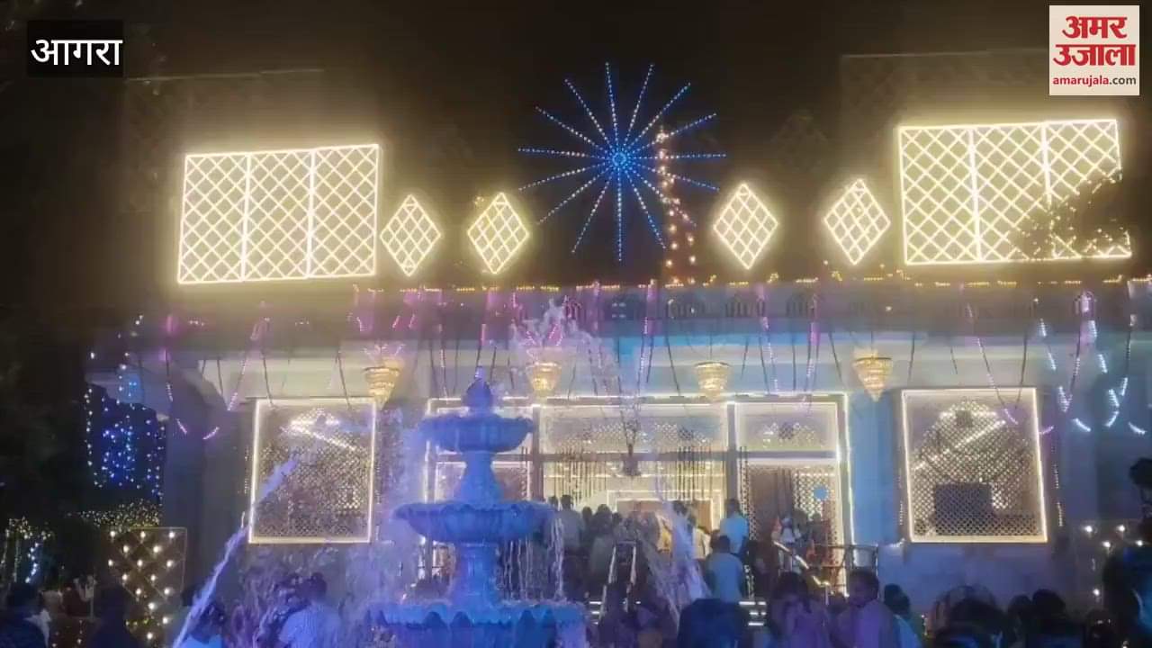 Crowds of devotees gathered in temples on Janmashtami in agra