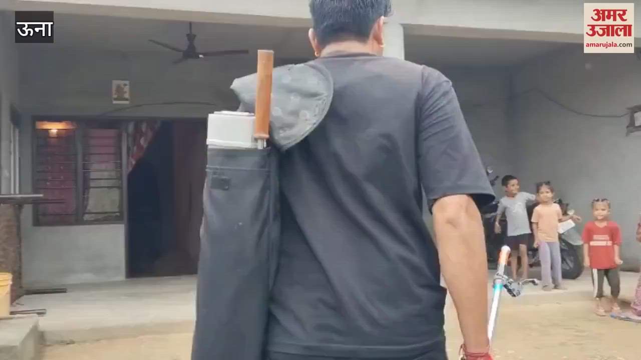 Una A snake was found in the house snake catcher Jatindra rescued it safely