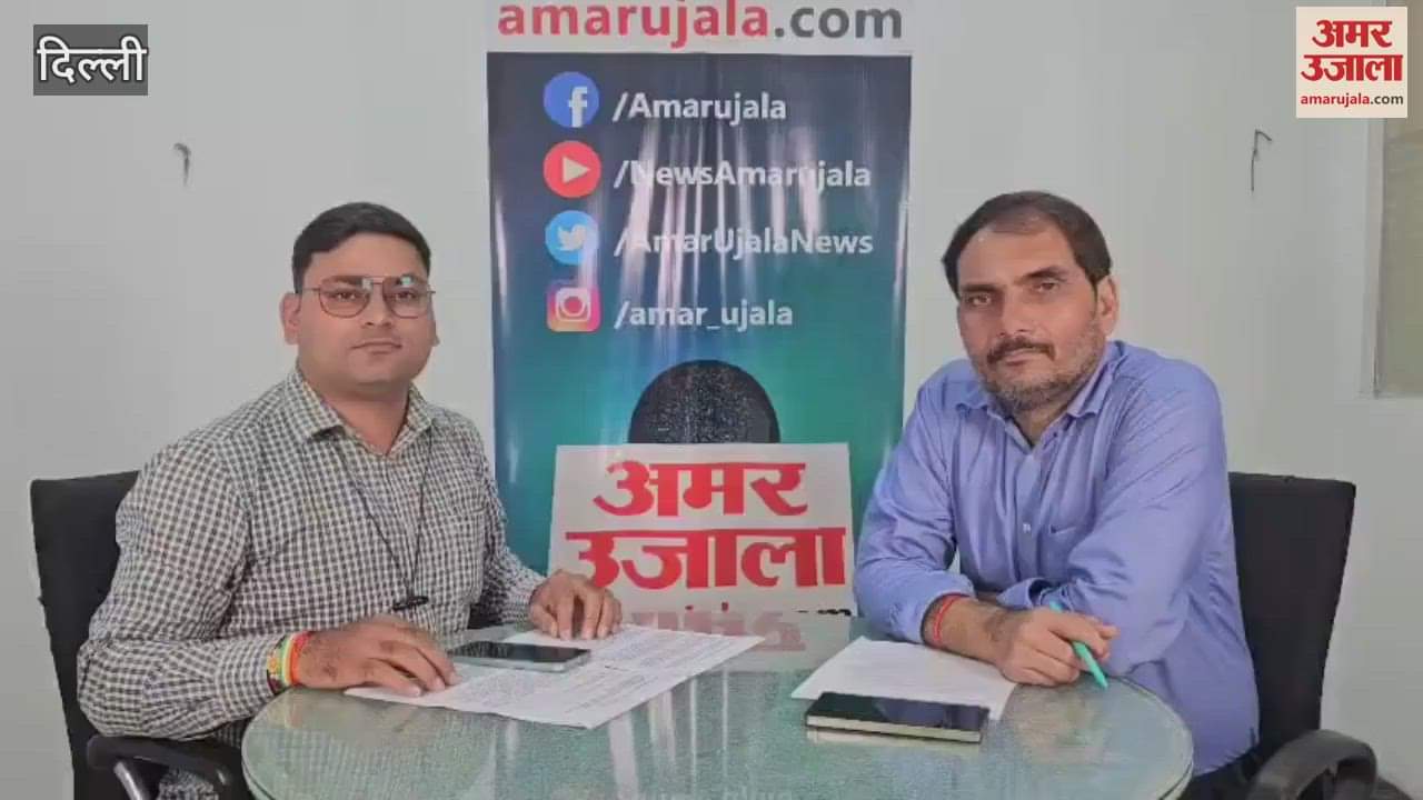 What is the connection between Hathinikund Barrage and flood in Delhi