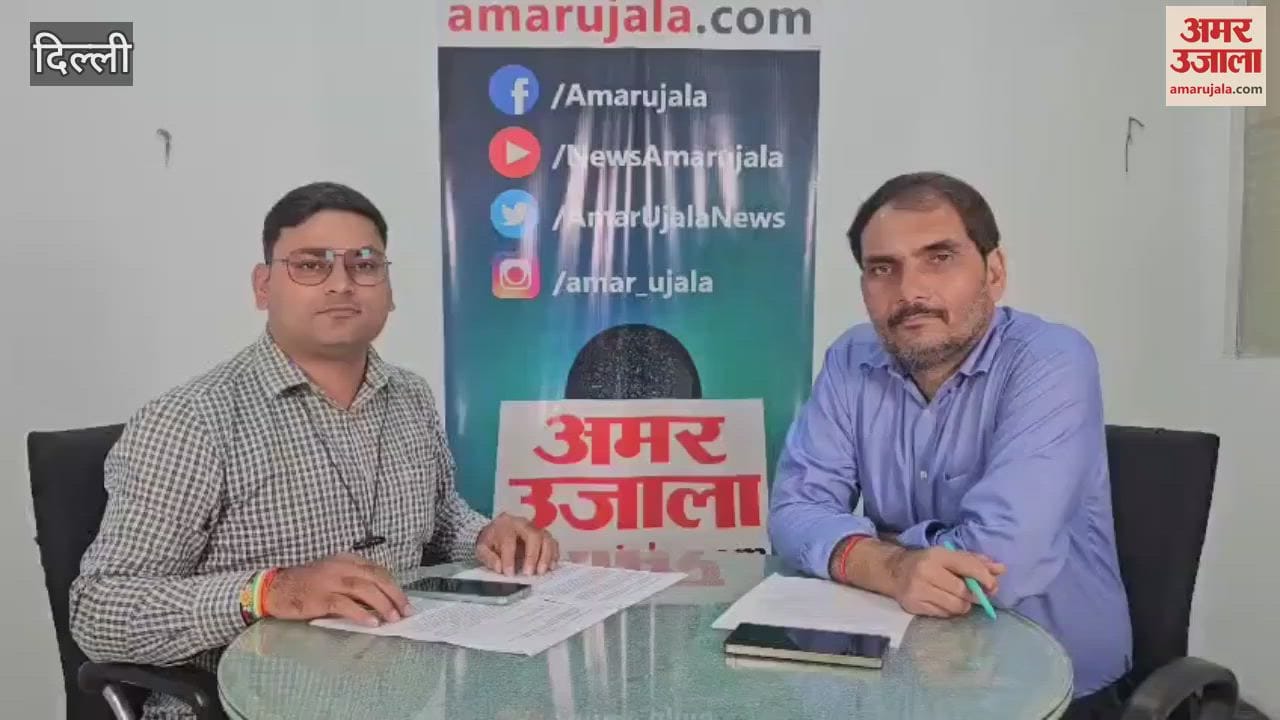 What is the connection between Hathinikund Barrage and flood in Delhi