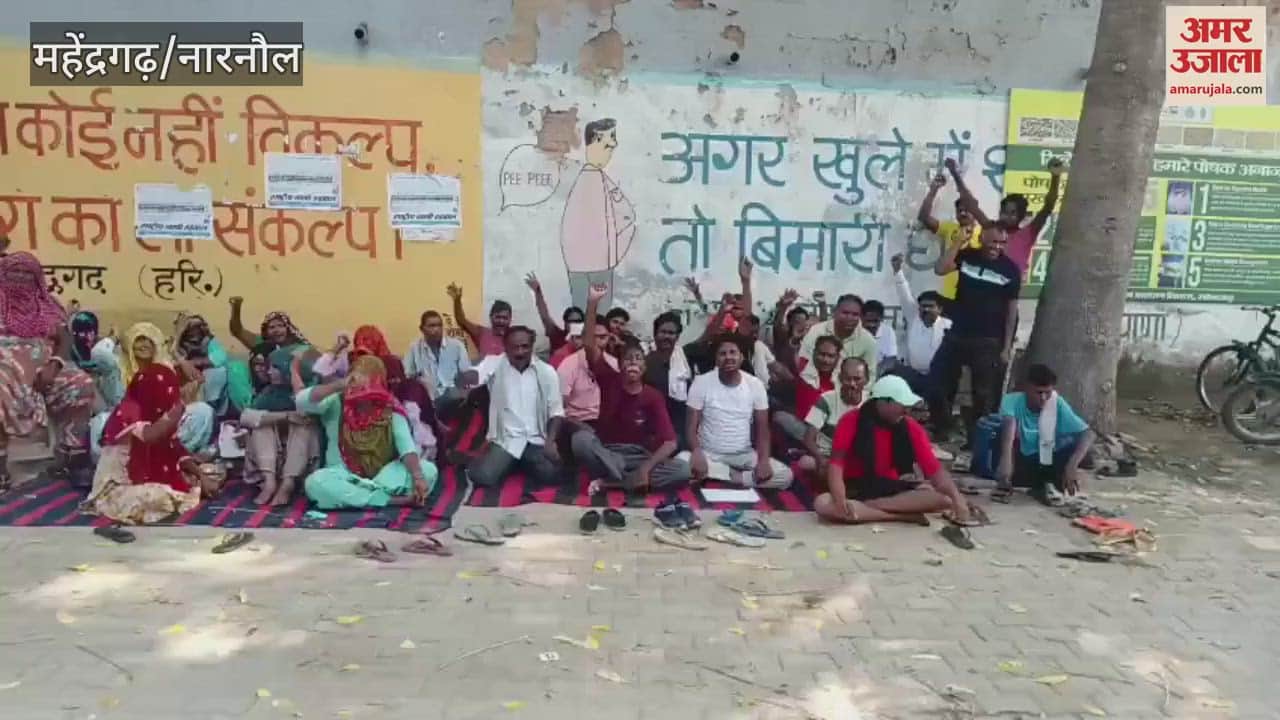 Councillor accused of indecency in Mahindergarh, sanitation workers sit on strike