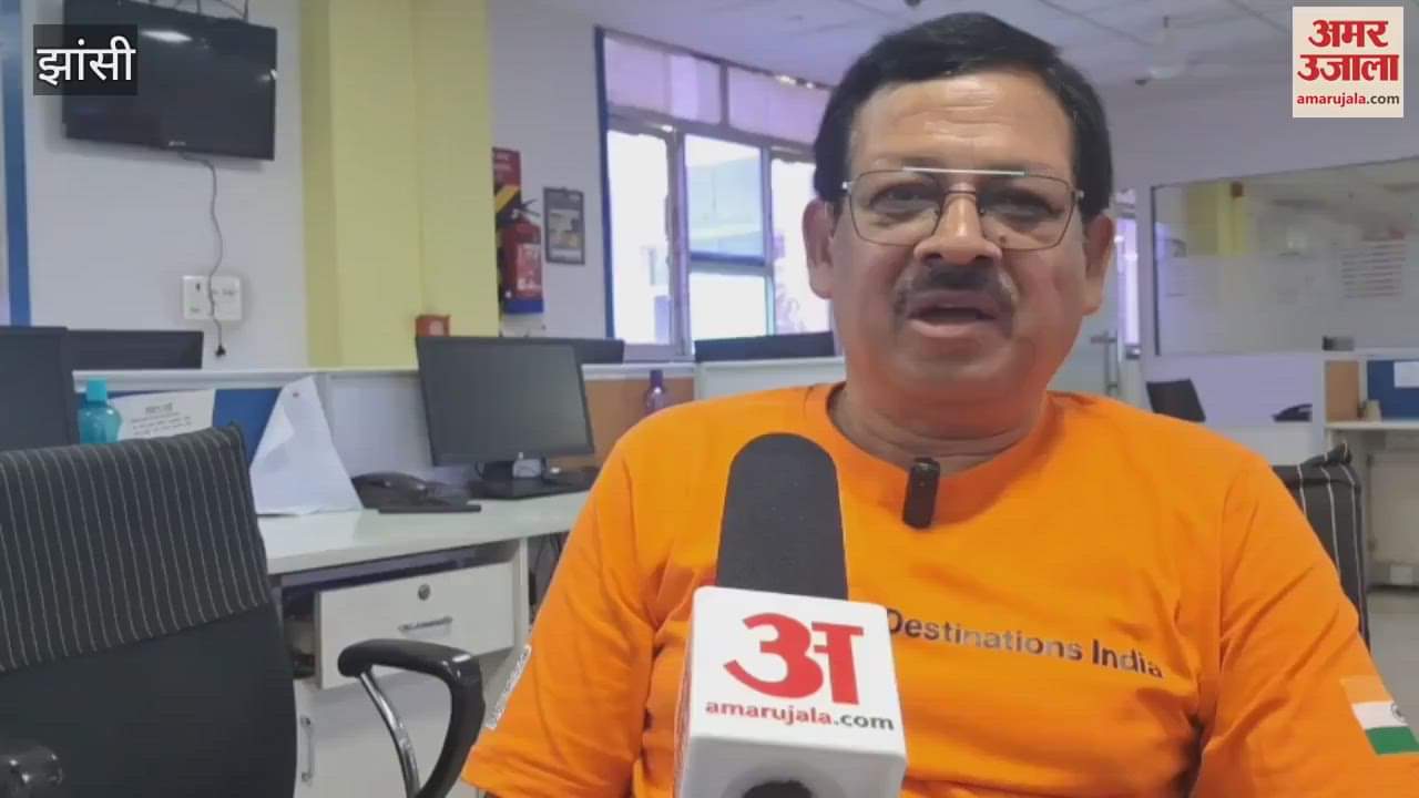 Jhansi: Couple leaves for Kanyakumari from Kashmir with e-car, drive in turns