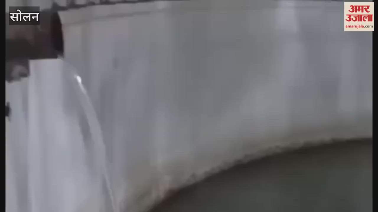 Solan Water is not coming from Giri Yojana in the main storage tank of the city