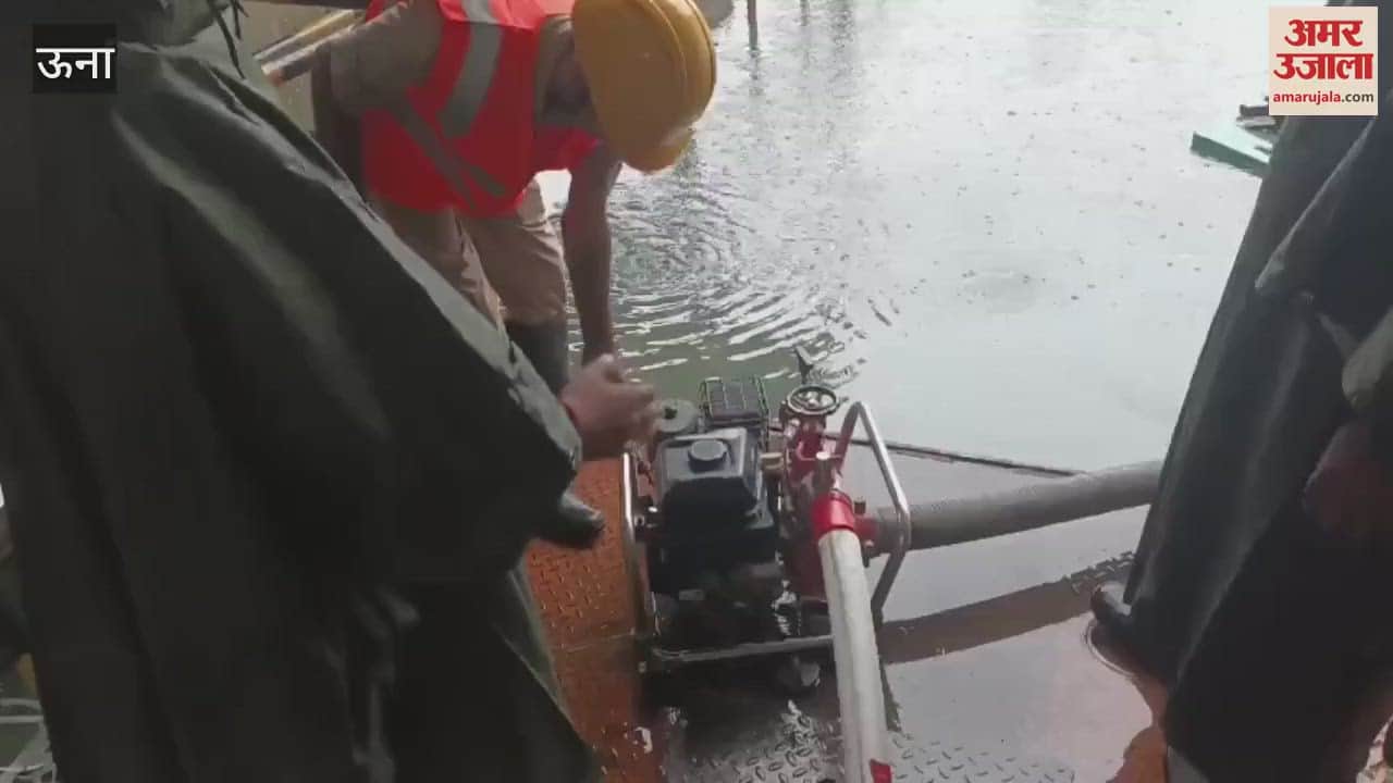 Rainfall wreaks havoc in Una traders suffer huge losses due to waterlogging inside shops