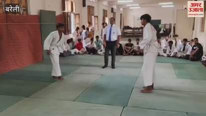 Players showed their strength in the district school judo competition in Bareilly