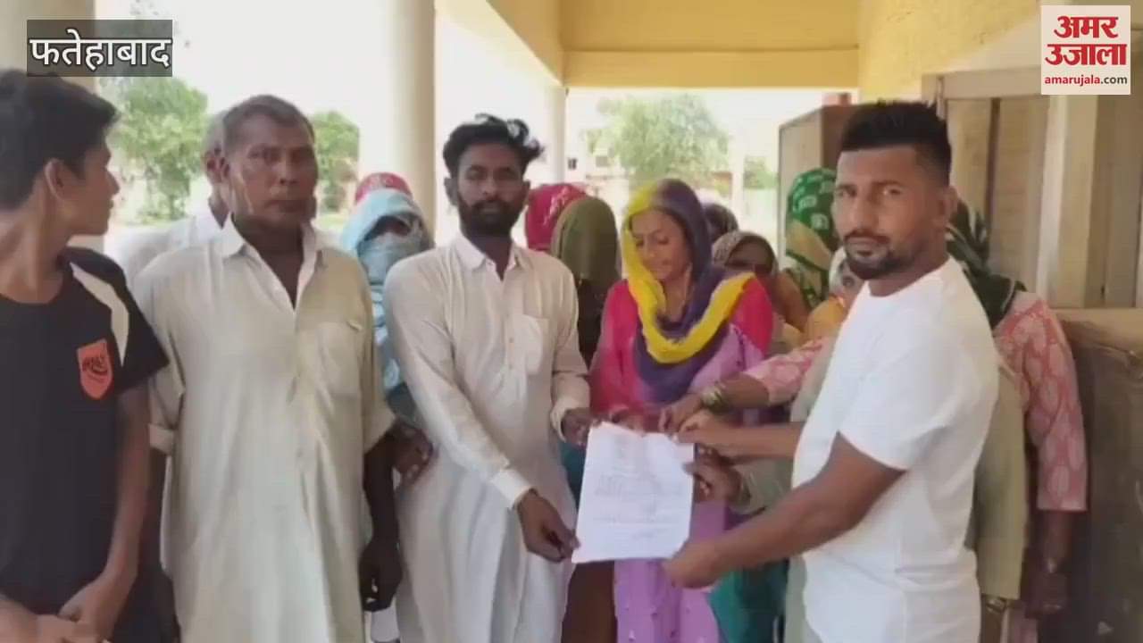 sarpanch and village secretary of village Kula are not presenting the record